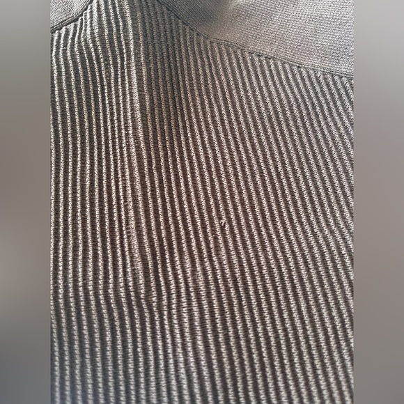 Babaton Ribbed Criss Cross Top - Picture 7 of 9